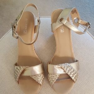 Sperry gold sandals